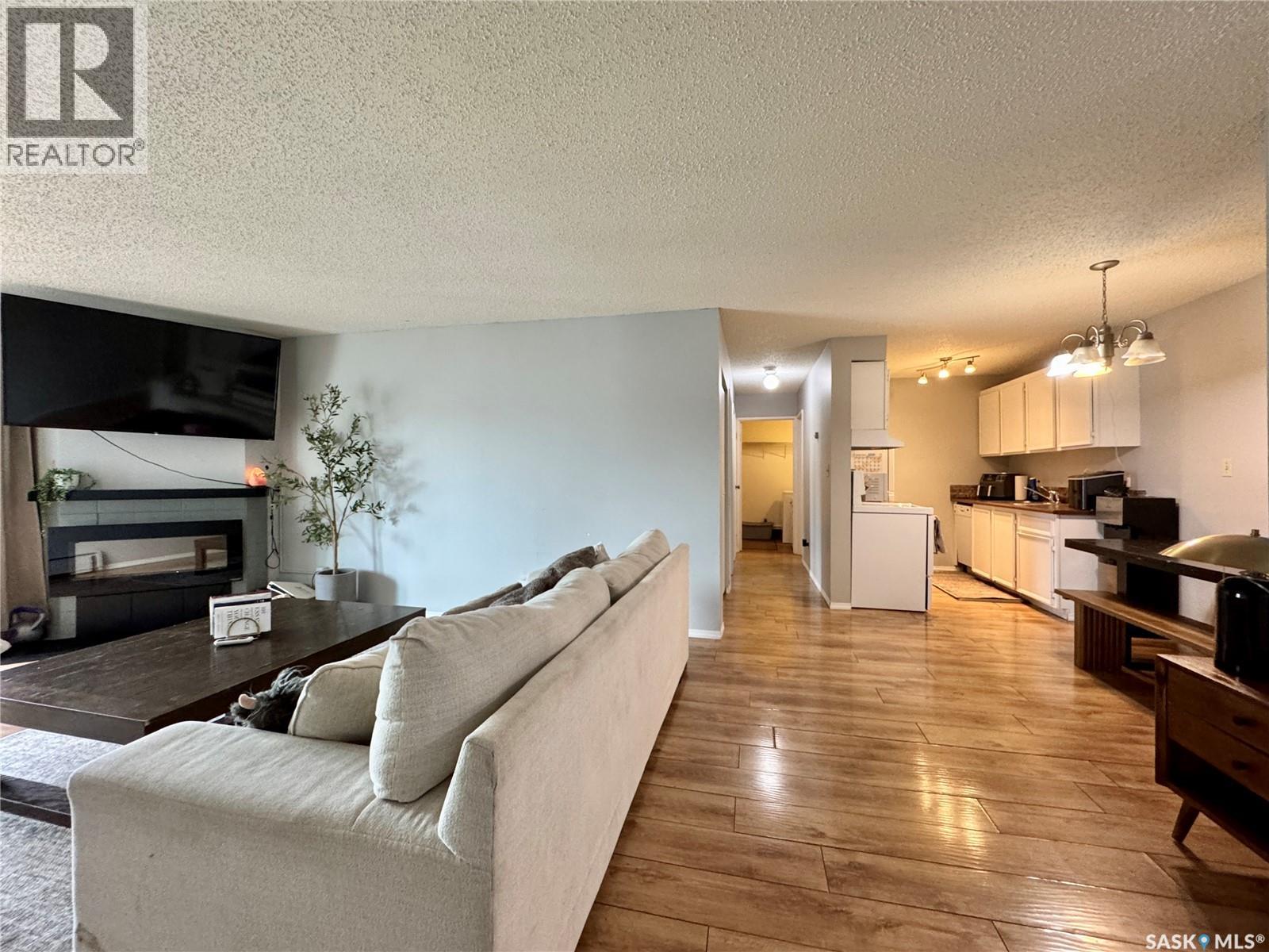 202 289 Fietz Street, Yorkton, Saskatchewan  S3N 3P6 - Photo 5 - SK038658