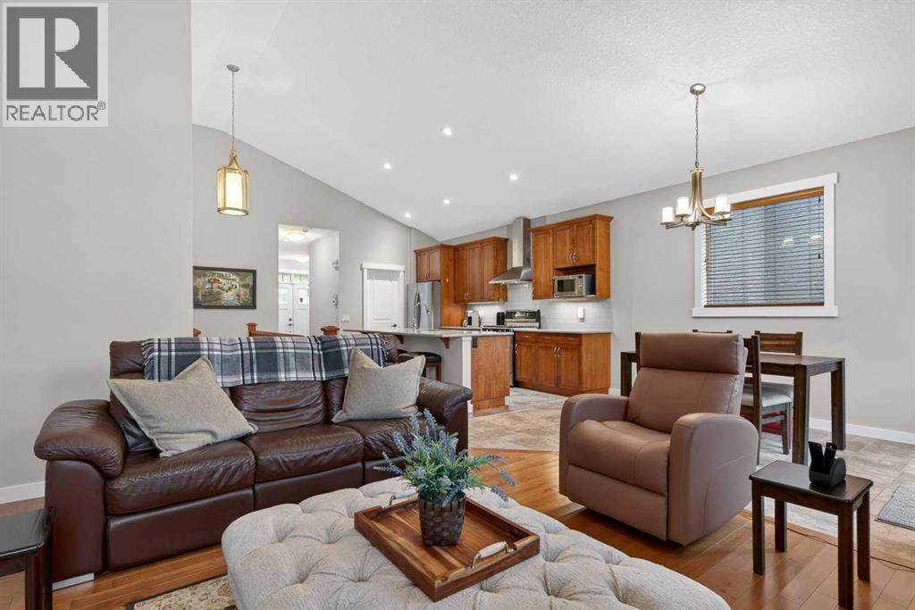 34 Valley Pointe Link NW, Calgary, Alberta  T3B 6B6 - Photo 3 - A2316364