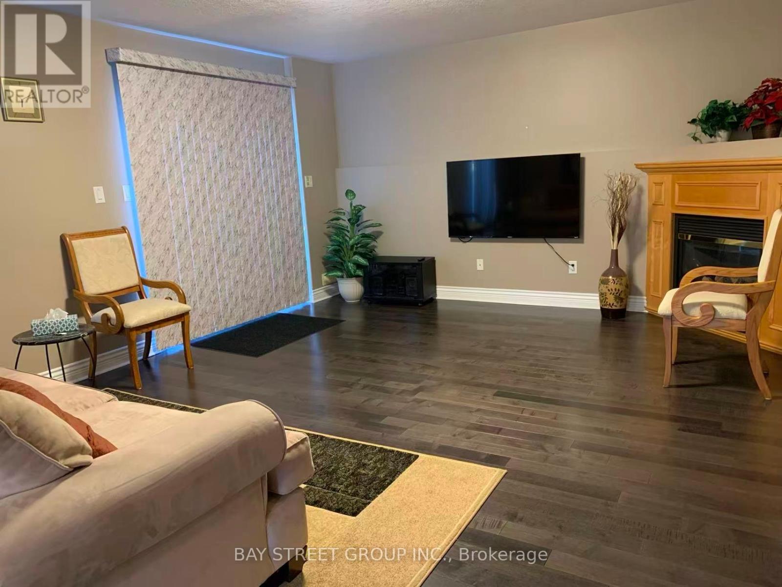 578 Springwater Drive W, Waterloo, Ontario  N2V 2S5 - Photo 4 - X13415766