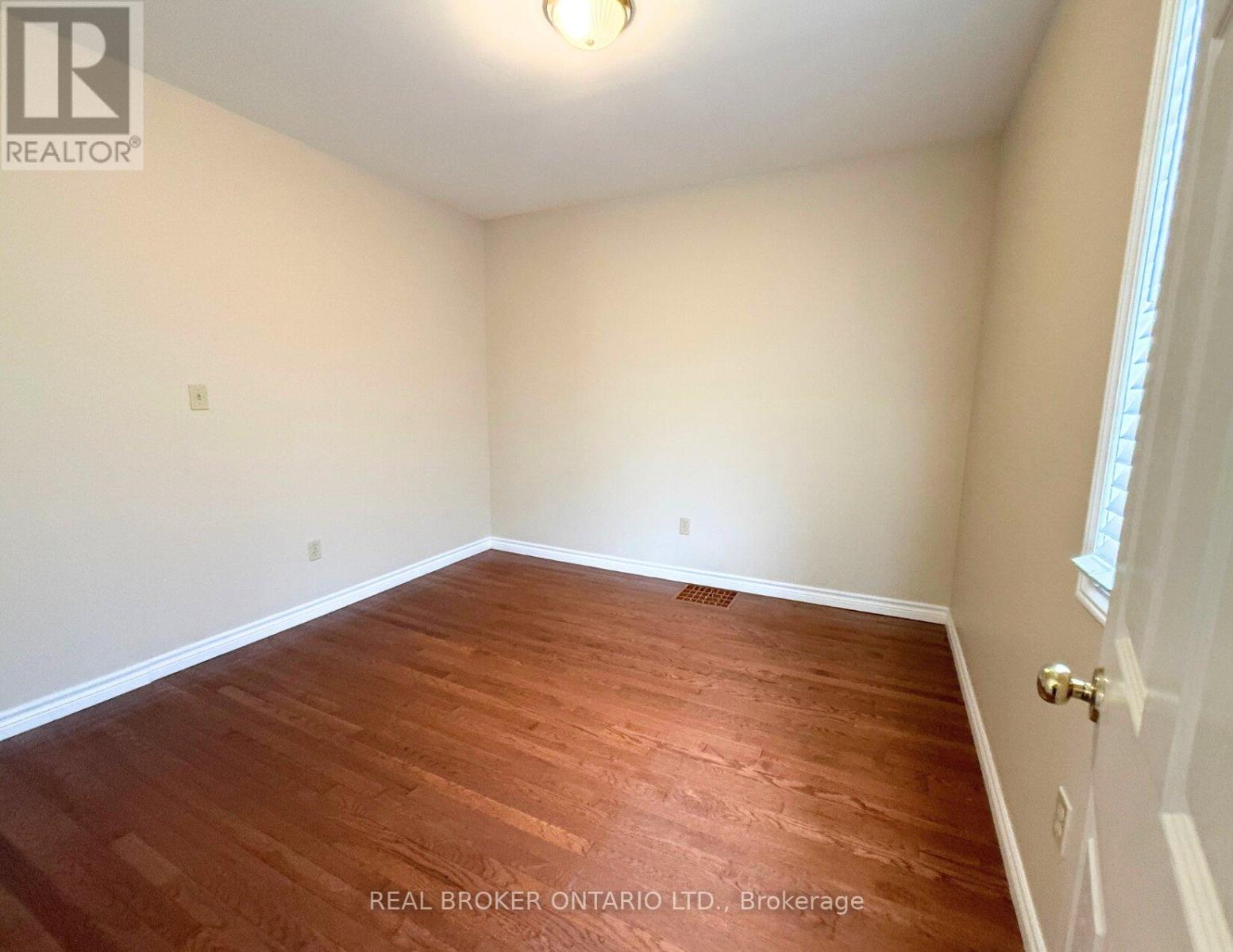 Main - 315 East 22nd Street, Hamilton, Ontario  L8V 2V9 - Photo 12 - X13415840