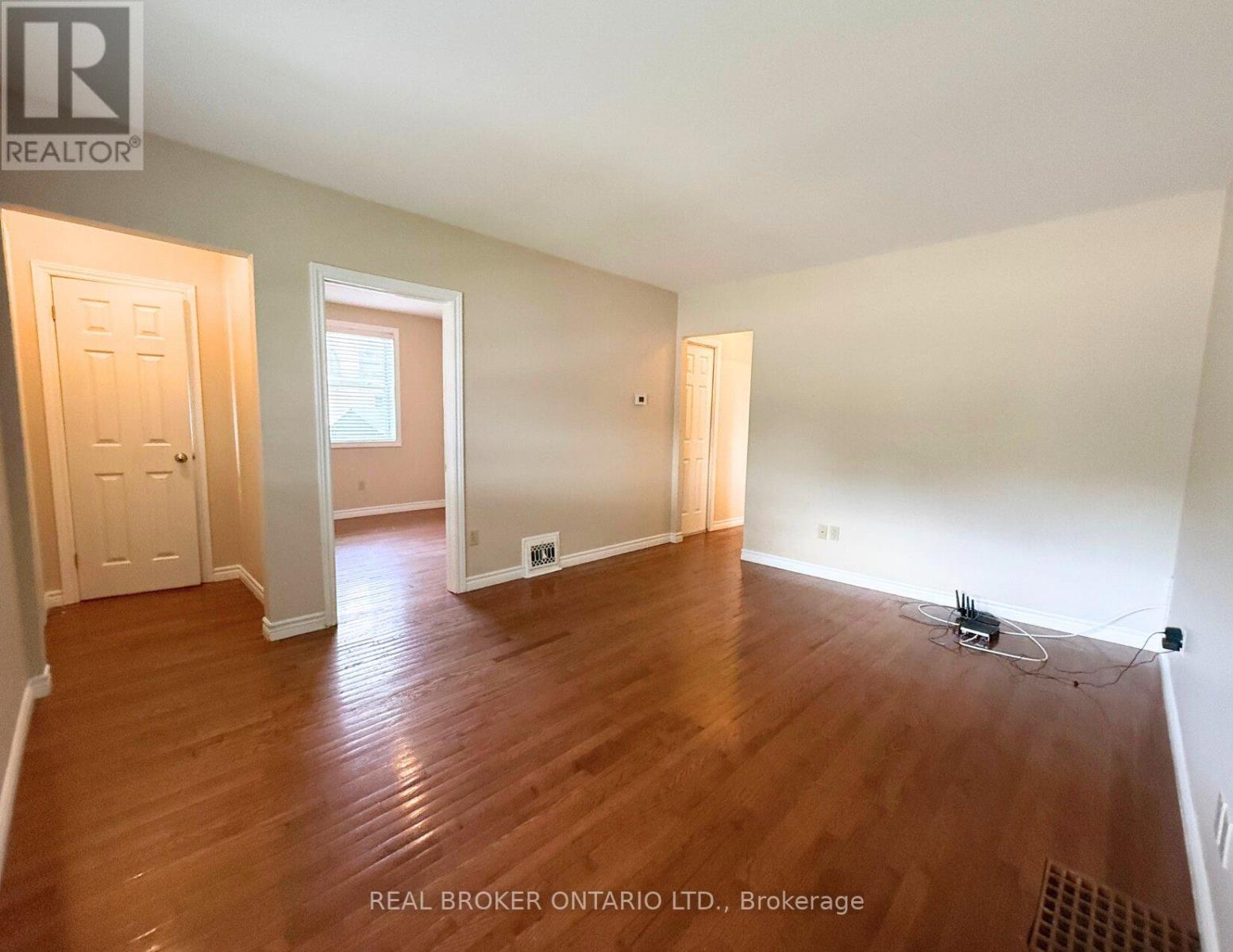 Main - 315 East 22nd Street, Hamilton, Ontario  L8V 2V9 - Photo 2 - X13415840