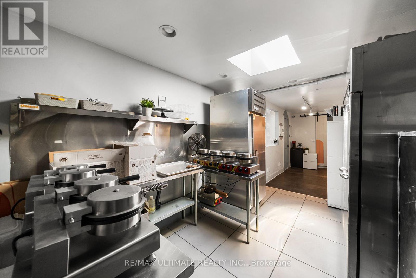 831 Queen Street W, Toronto, Ontario  M6J 1G1 - Photo 10 - C13415962
