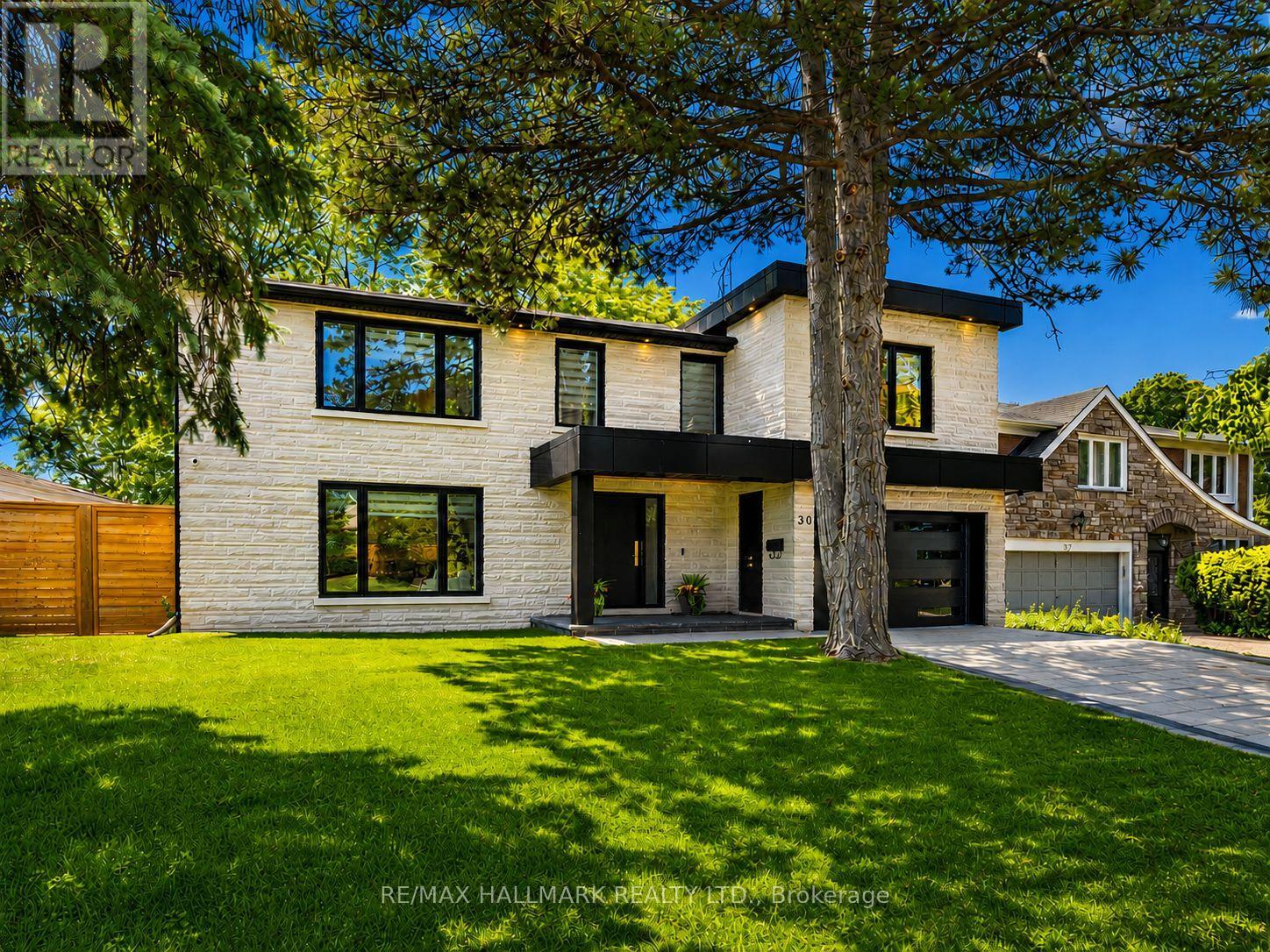 30 KELLYTHORNE DRIVE, Toronto, Ontario