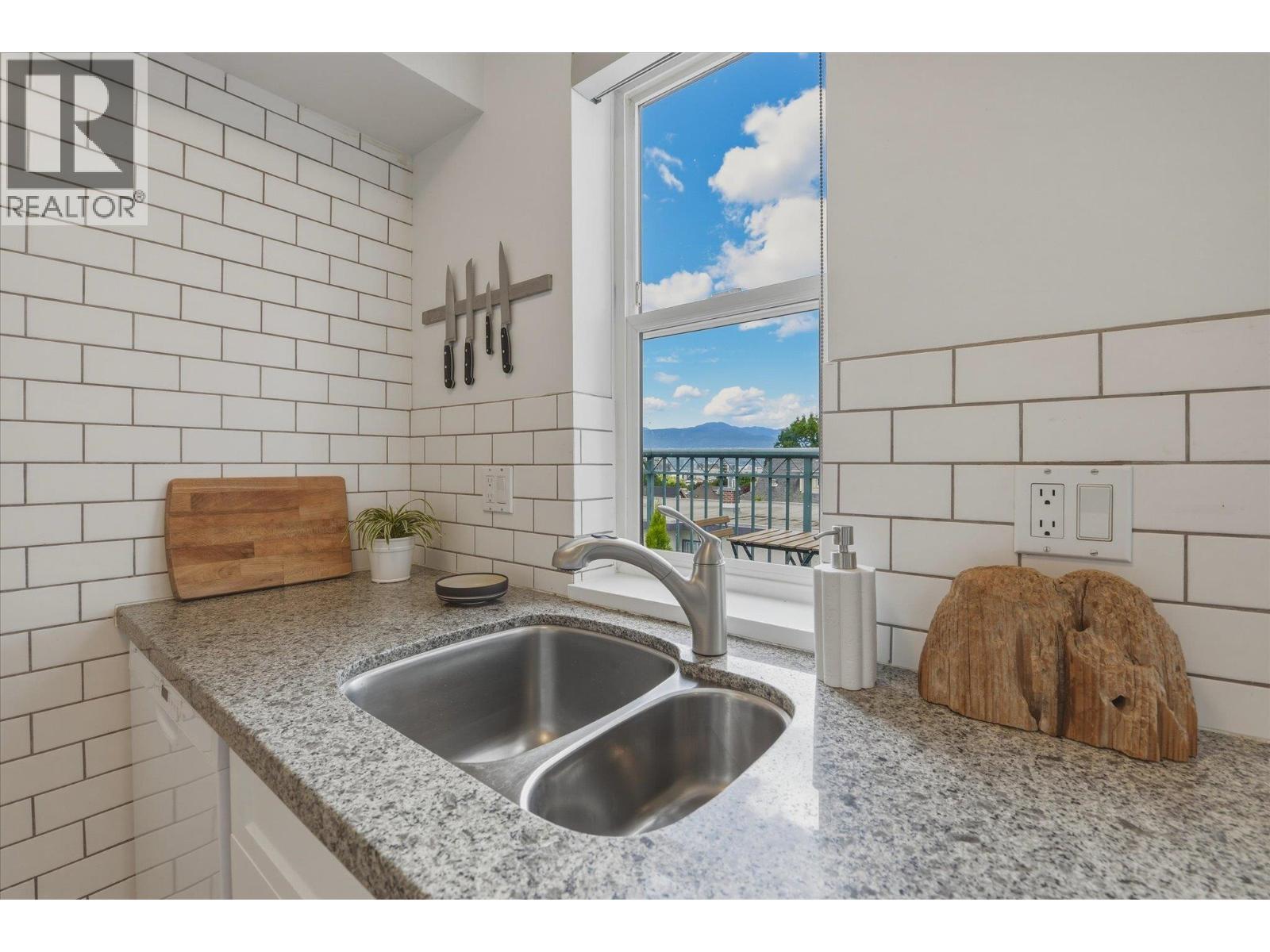 402 1617 Grant Street, Vancouver, British Columbia  V5L 2Y4 - Photo 16 - R3133353