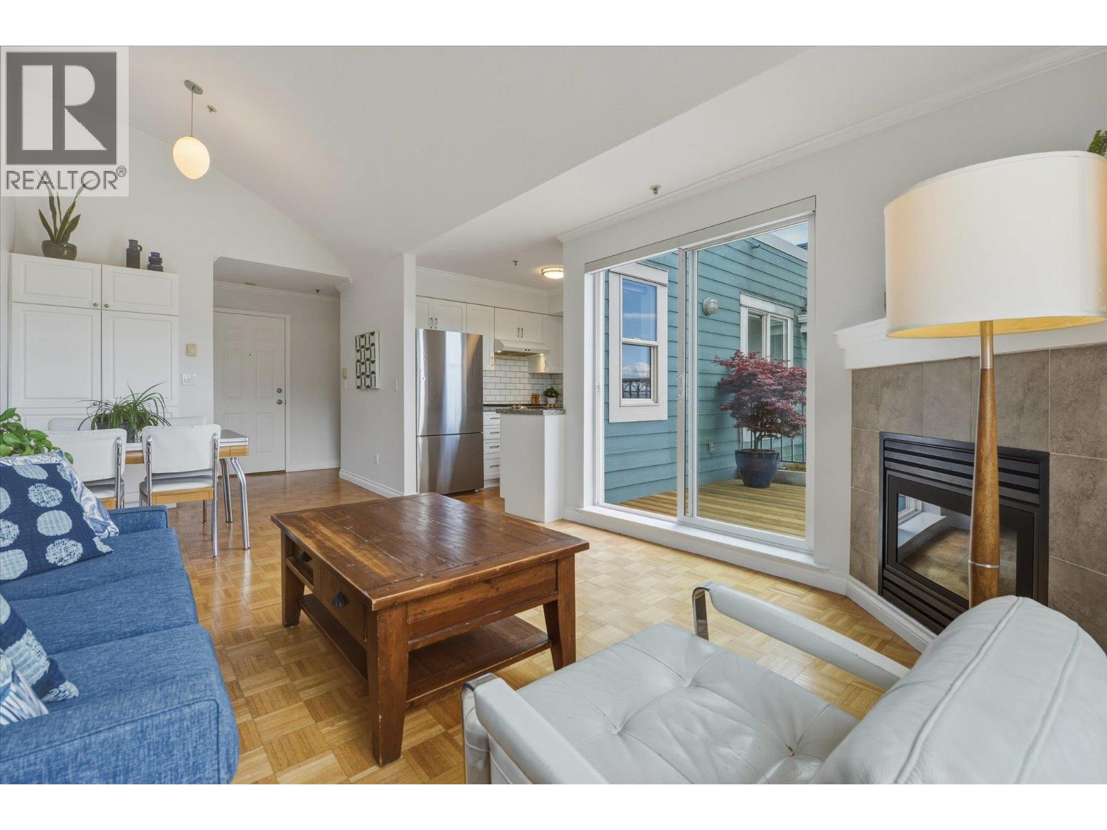 402 1617 Grant Street, Vancouver, British Columbia  V5L 2Y4 - Photo 5 - R3133353
