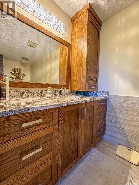 418 Curry Crescent, Swift Current, Saskatchewan  S9H 4X4 - Photo 30 - SK038422