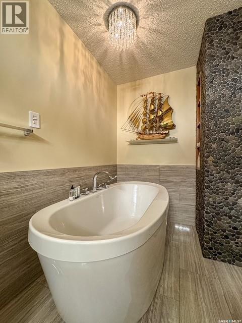 418 Curry Crescent, Swift Current, Saskatchewan  S9H 4X4 - Photo 31 - SK038422