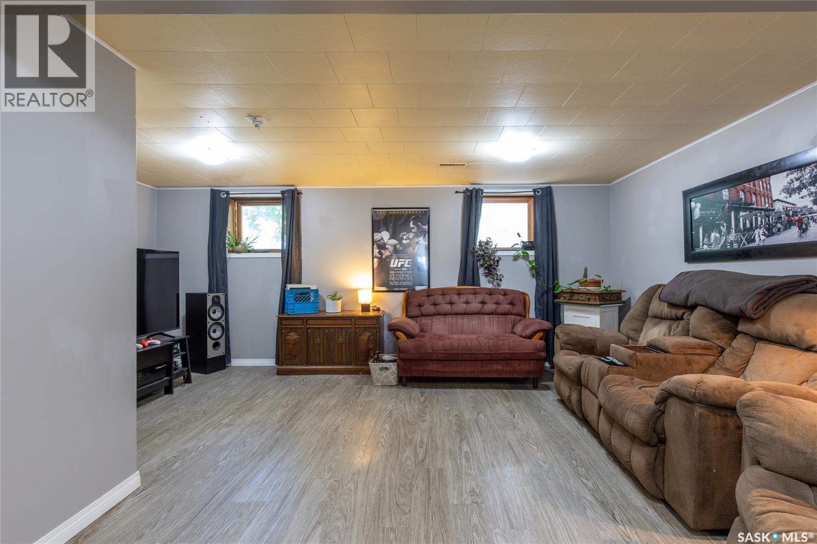 1301 Queen Crescent, Moose Jaw, Saskatchewan  S6H 3G5 - Photo 33 - SK038614