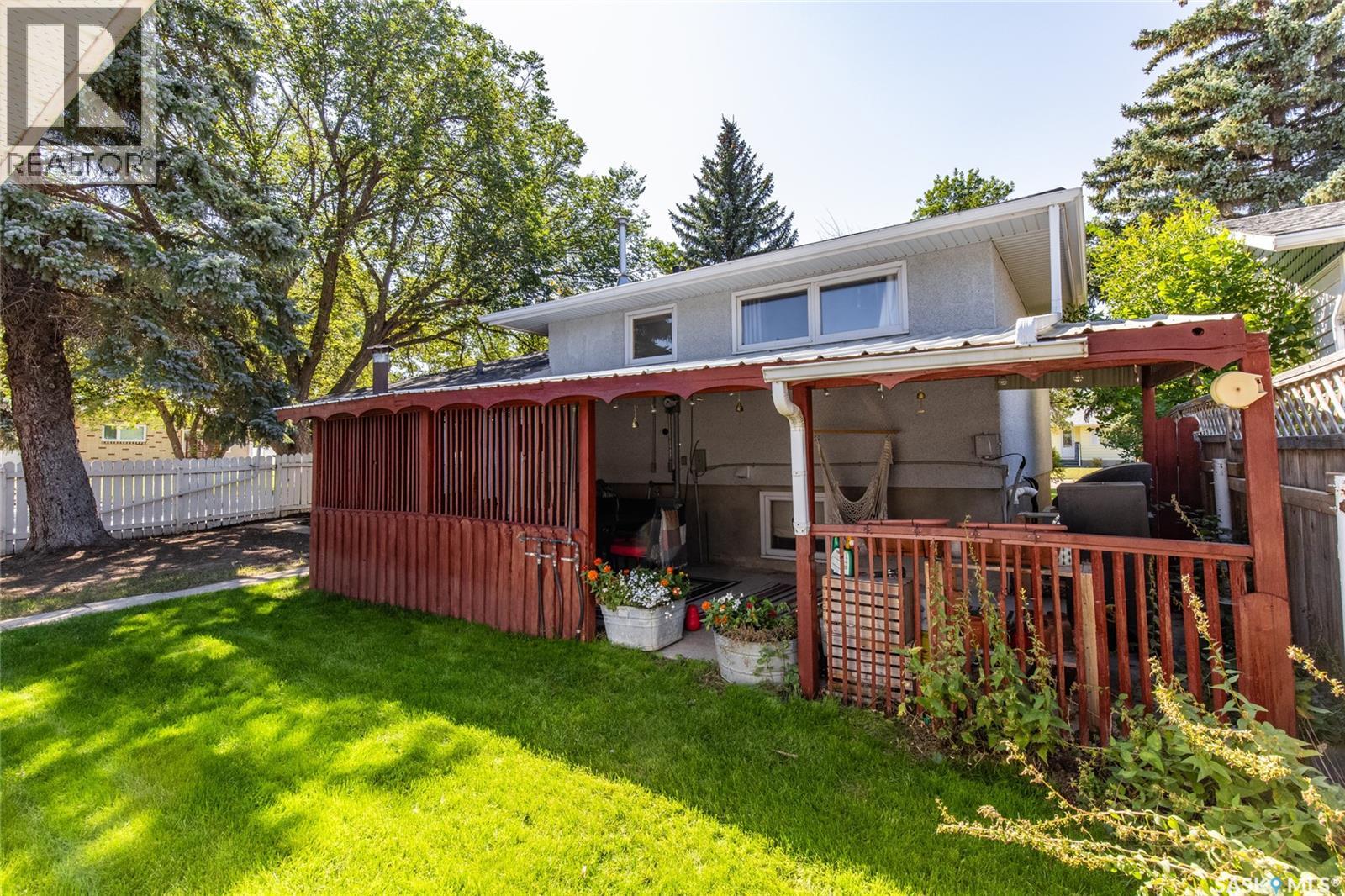 1301 Queen Crescent, Moose Jaw, Saskatchewan  S6H 3G5 - Photo 48 - SK038614