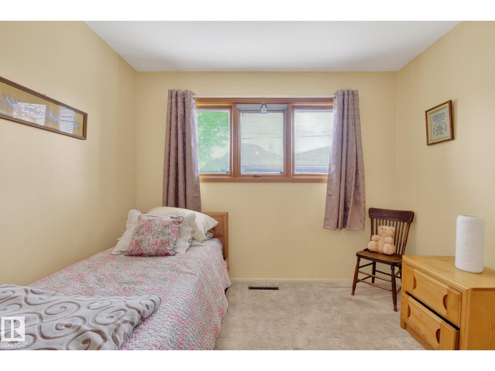 9243 74 St NW, Edmonton, Alberta  T6B 2B5 - Photo 9 - E4492491