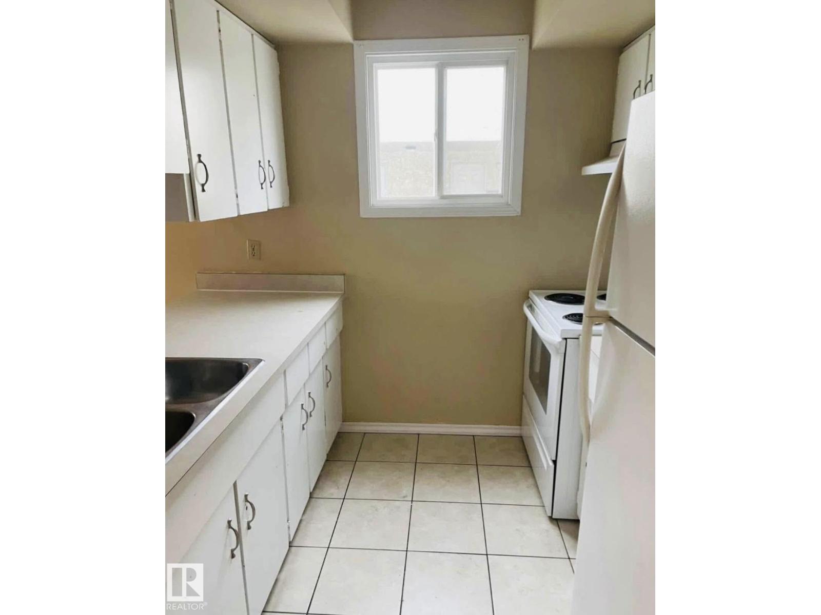 185 Lancaster Tc NW, Edmonton, Alberta  T5X 5T1 - Photo 4 - E4492494