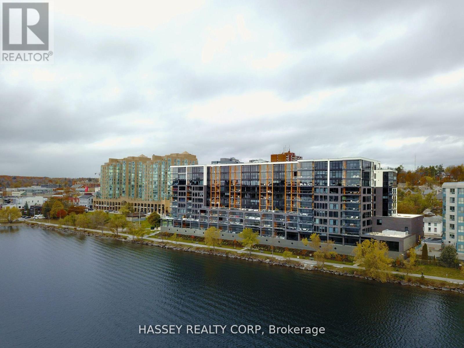 C1 - 185 Dunlop Street E, Barrie (Lakeshore), Ontario  L4M 0L7 - Photo 1 - S13415954