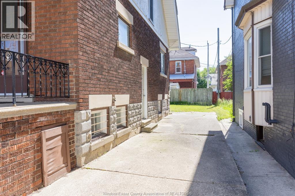 1069 Ouellette Avenue Unit# 1, Windsor, Ontario  N9A 4J8 - Photo 5 - 26013478