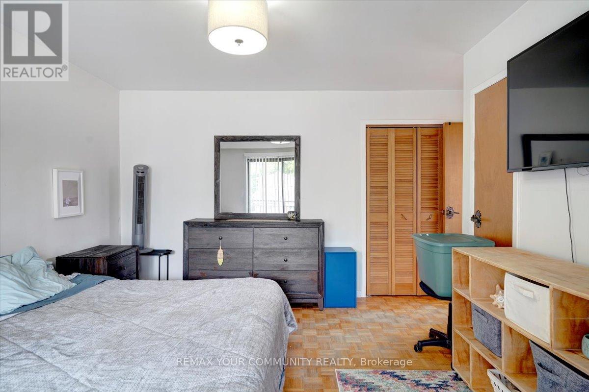 60 Regent Street, Toronto, Ontario  M6N 3N9 - Photo 17 - W13415930