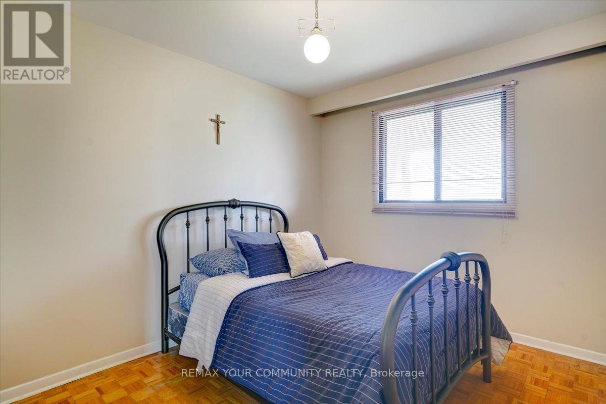 60 Regent Street, Toronto, Ontario  M6N 3N9 - Photo 20 - W13415930