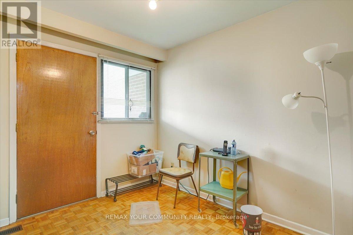 60 Regent Street, Toronto, Ontario  M6N 3N9 - Photo 21 - W13415930