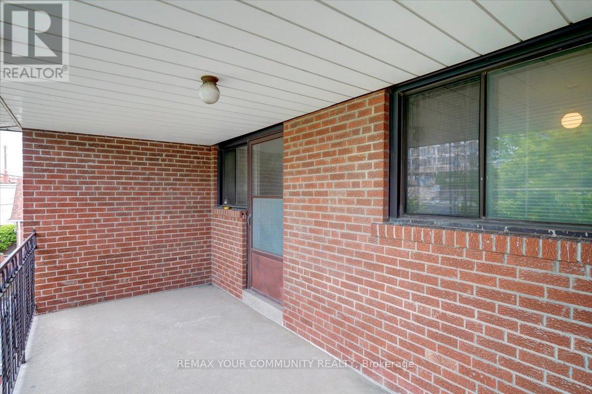 60 Regent Street, Toronto, Ontario  M6N 3N9 - Photo 22 - W13415930