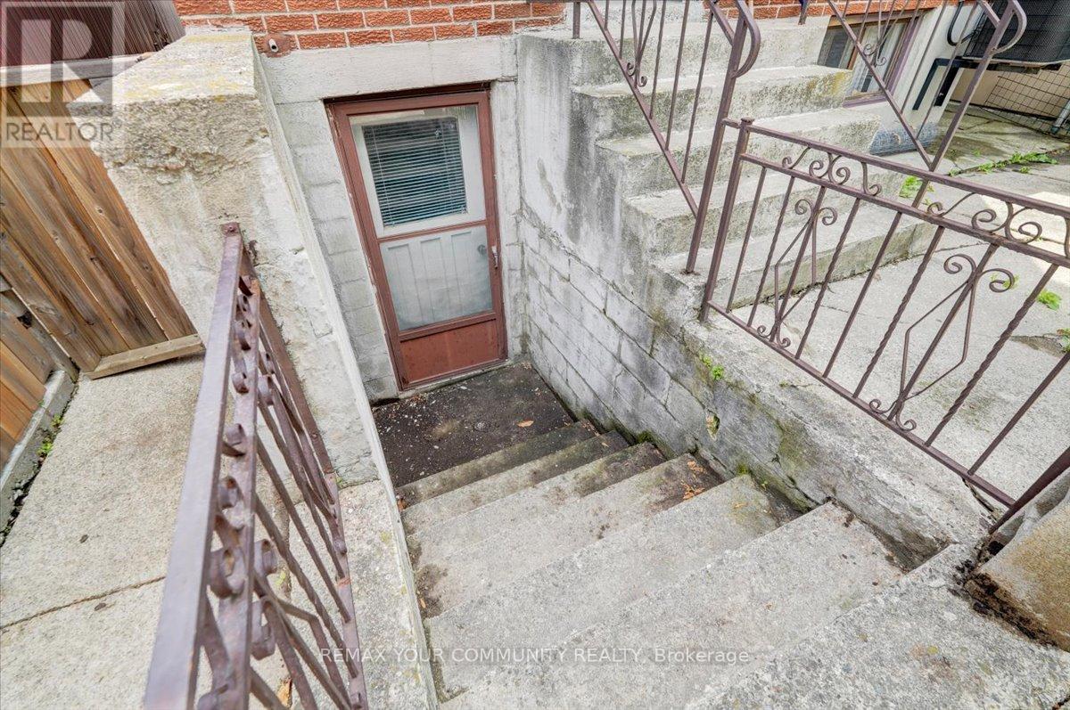 60 Regent Street, Toronto, Ontario  M6N 3N9 - Photo 31 - W13415930