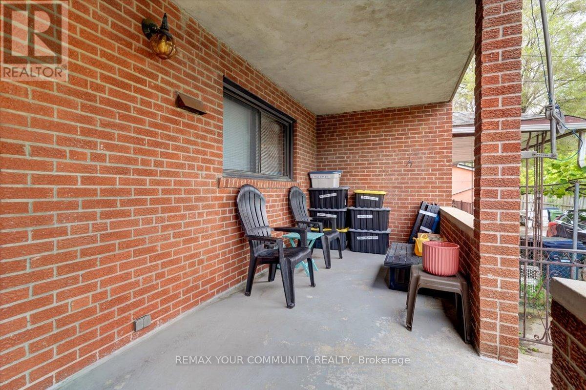 60 Regent Street, Toronto, Ontario  M6N 3N9 - Photo 33 - W13415930