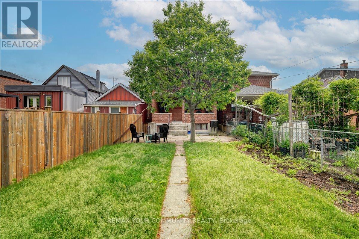 60 Regent Street, Toronto, Ontario  M6N 3N9 - Photo 37 - W13415930