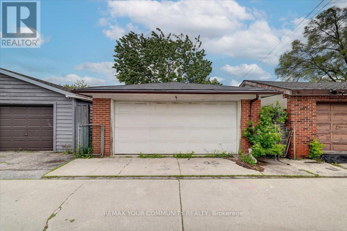 60 Regent Street, Toronto, Ontario  M6N 3N9 - Photo 41 - W13415930