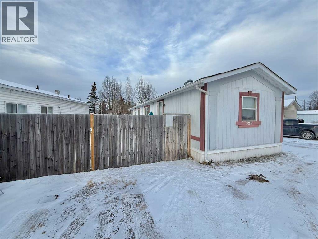 325, 133 Jarvis Street, Hinton, Alberta  T7V 1R9 - Photo 1 - A2316786