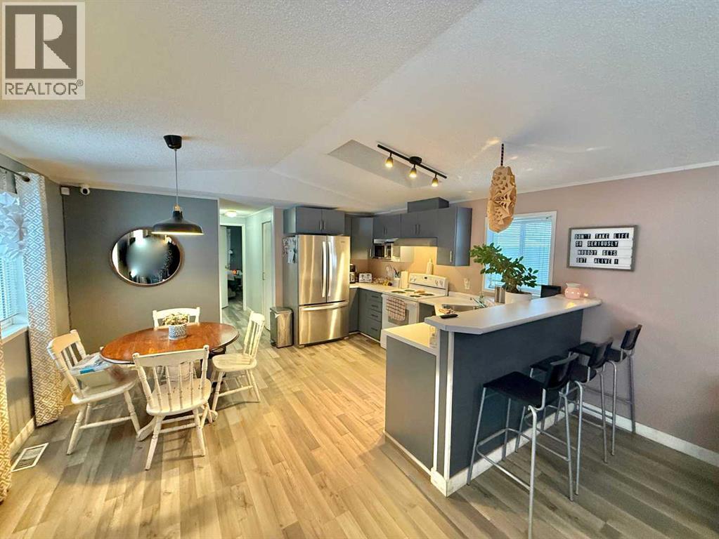 325, 133 Jarvis Street, Hinton, Alberta  T7V 1R9 - Photo 3 - A2316786