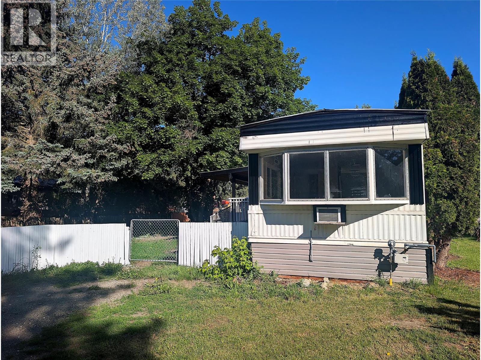 446 Mabel Lake Road Unit# E9, Lumby, British Columbia  V0E 2G5 - Photo 4 - 10373150