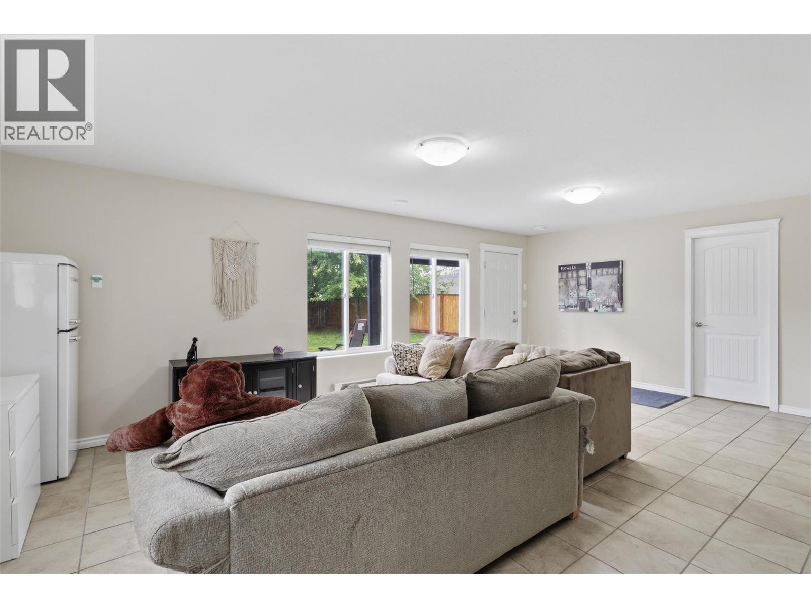Listing image 53