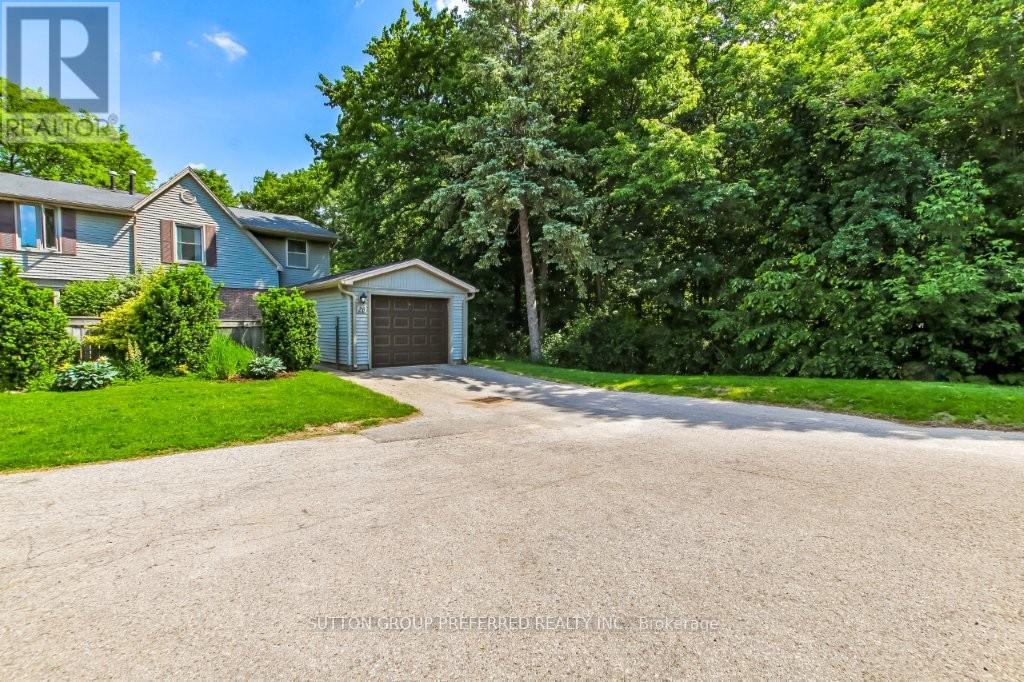26 Berkshire Court, London South, Ontario  N6J 3N7 - Photo 3 - X13416176