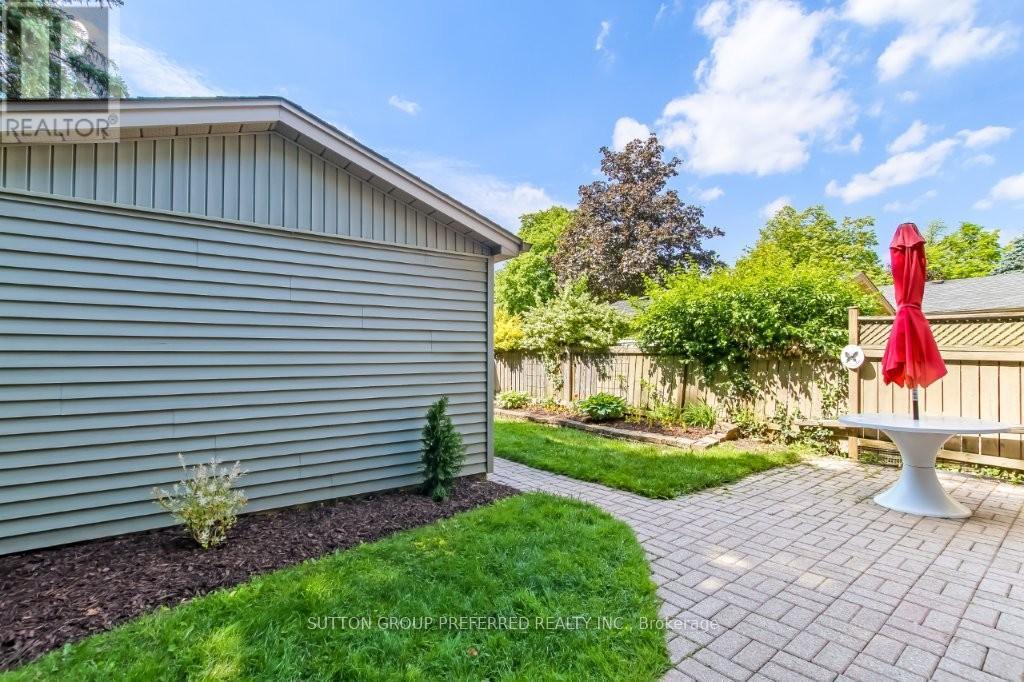 26 Berkshire Court, London South, Ontario  N6J 3N7 - Photo 33 - X13416176
