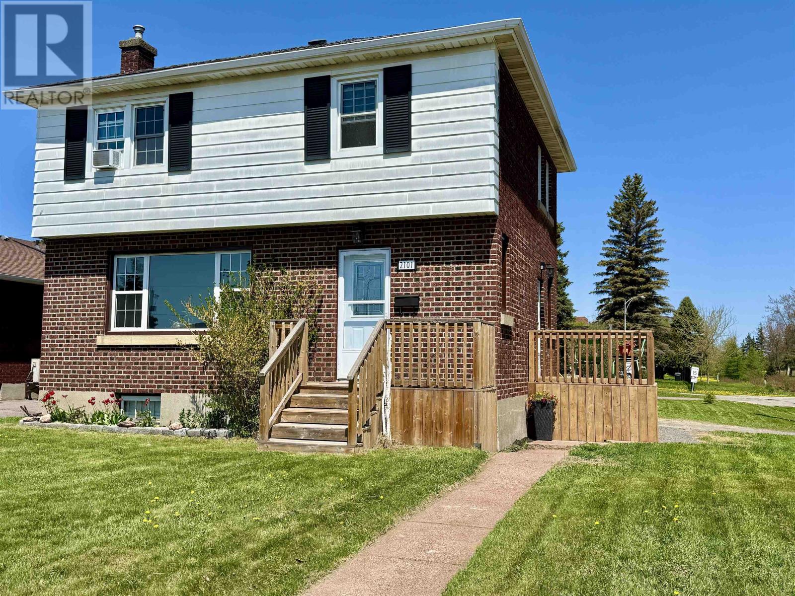 2101 Victoria AVE E, Thunder Bay, Ontario