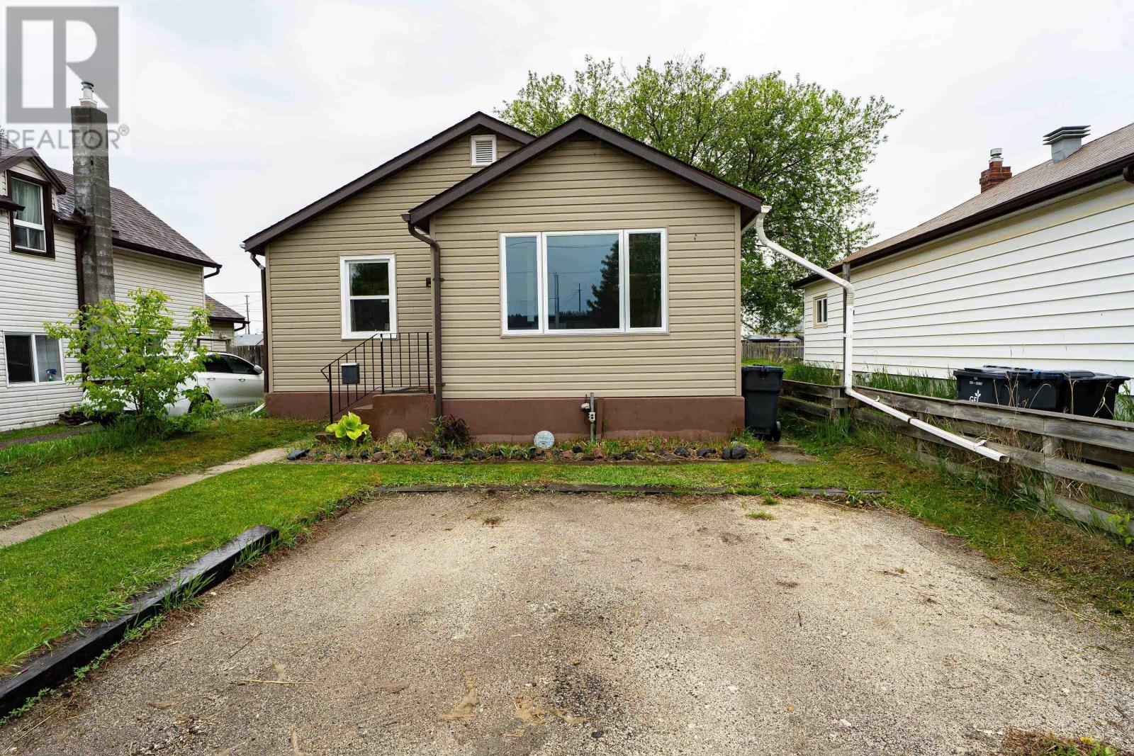 251 BROCK ST E, THUNDER BAY, Ontario
