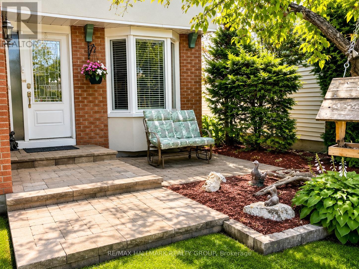 6352 Long Bow Gate, Ottawa, Ontario  K1C 2X3 - Photo 2 - X13416050