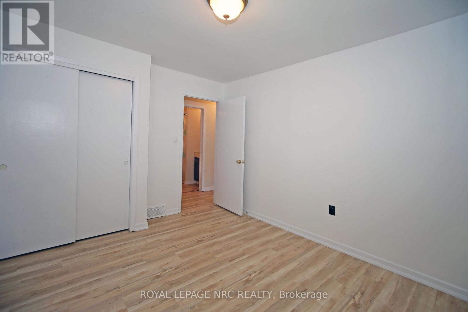 8025 Thorton Street, Niagara Falls, Ontario  L2H 2C2 - Photo 27 - X13416048