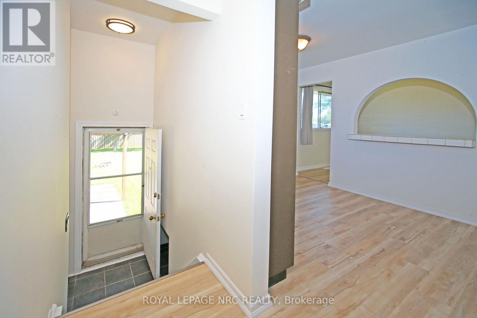 8025 Thorton Street, Niagara Falls, Ontario  L2H 2C2 - Photo 28 - X13416048