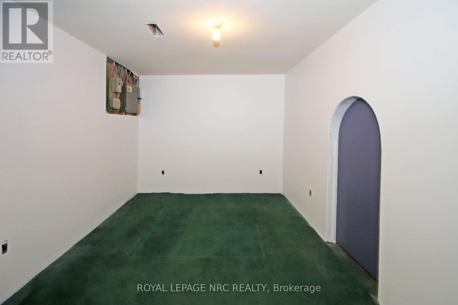 8025 Thorton Street, Niagara Falls, Ontario  L2H 2C2 - Photo 33 - X13416048