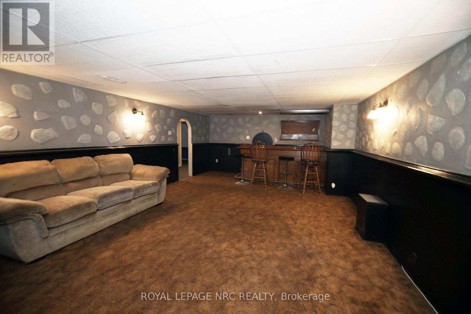 8025 Thorton Street, Niagara Falls, Ontario  L2H 2C2 - Photo 35 - X13416048