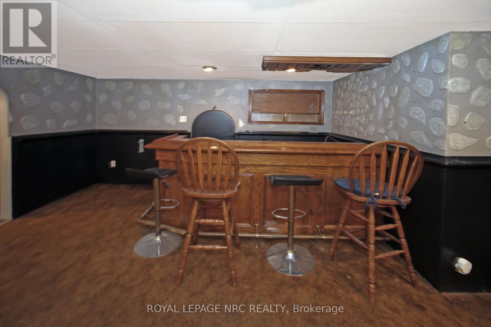 8025 Thorton Street, Niagara Falls, Ontario  L2H 2C2 - Photo 38 - X13416048