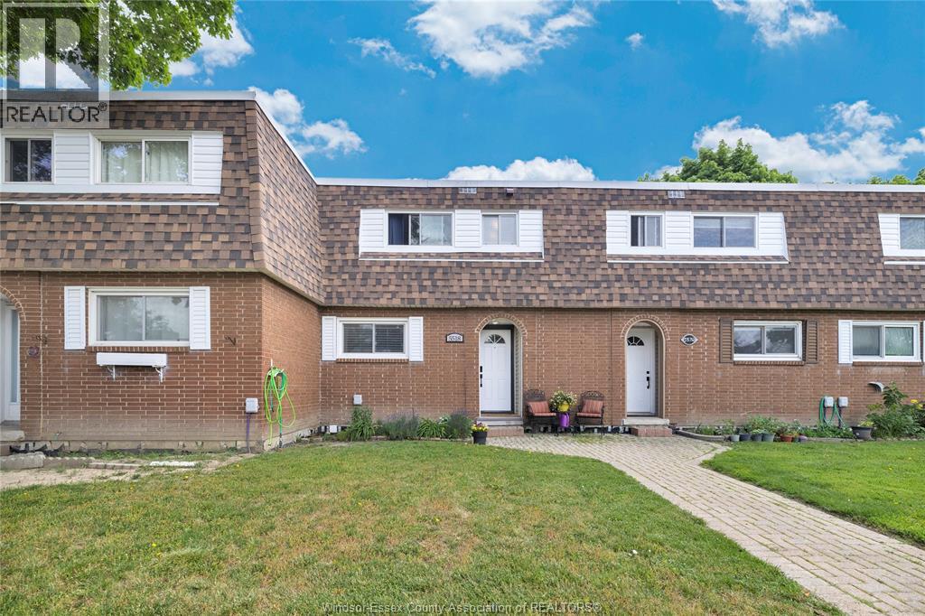5518 Empress, Windsor, Ontario N8T 1B4 - Photo 2 - 26013492