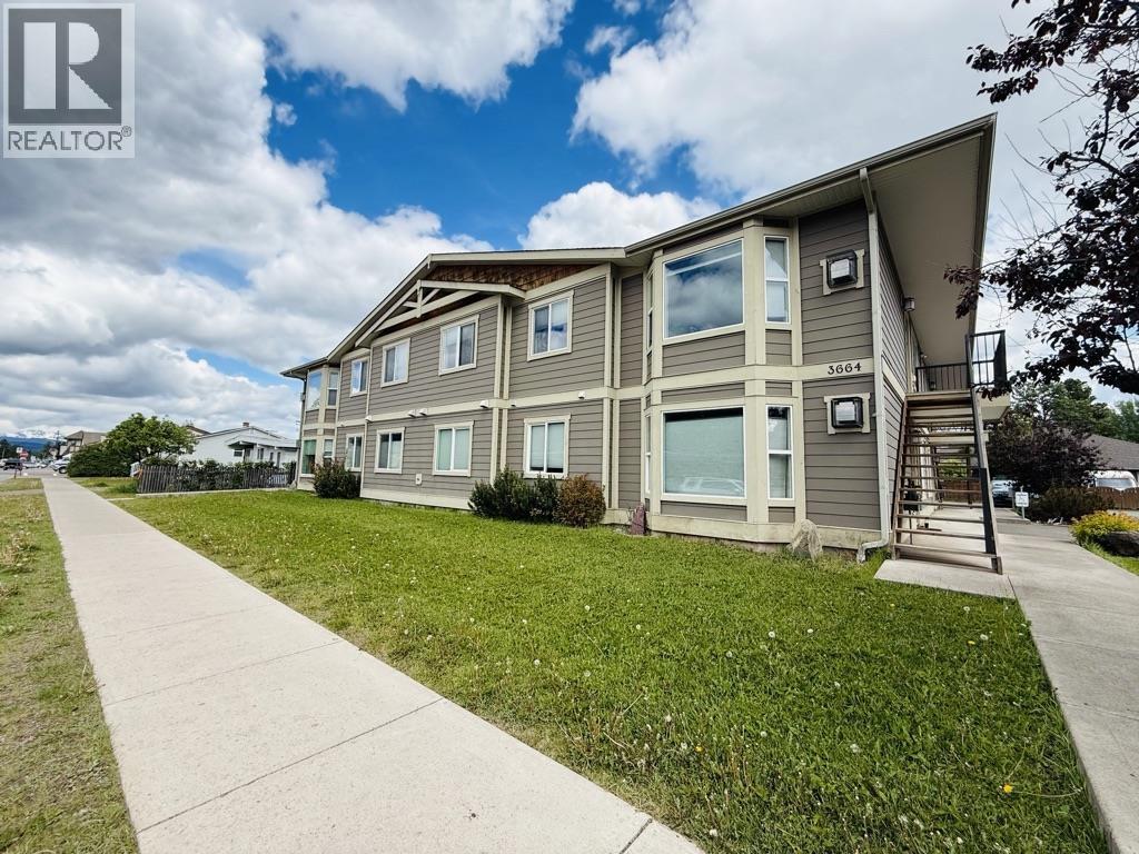 2 3664 Third Avenue, Smithers, British Columbia  V0J 2N0 - Photo 2 - R3133134