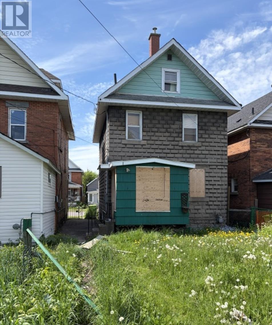 56 Cathcart St, Sault Ste. Marie, Ontario  P6A 1E1 - Photo 2 - SM261363
