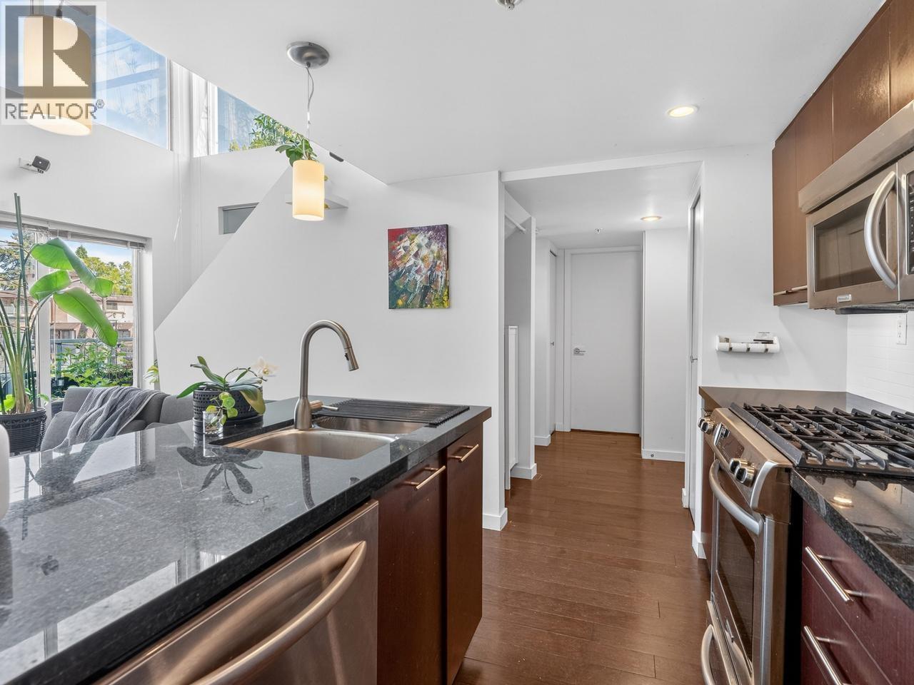 Ph1 1288 Chesterfield Avenue, North Vancouver, British Columbia  V7M 0B1 - Photo 6 - R3130867