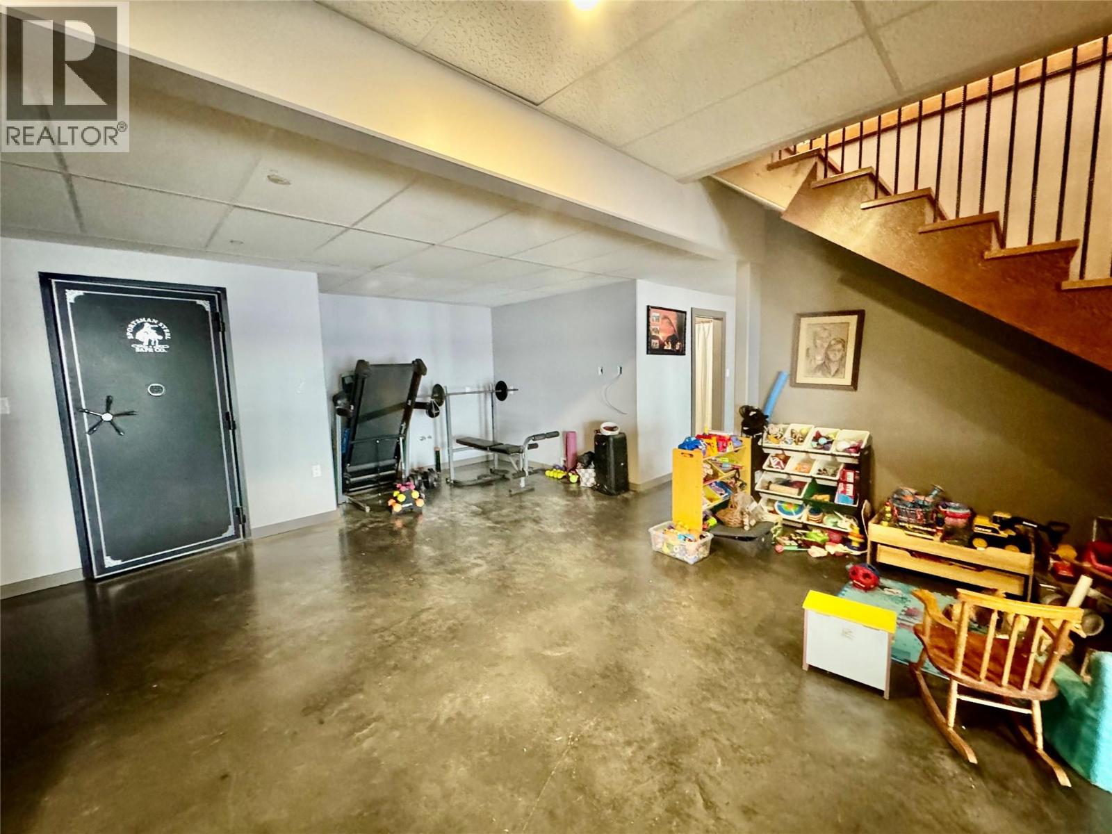 8142 219 Road, Dawson Creek, British Columbia V1G 4E8 - Photo 37 - 10352411
