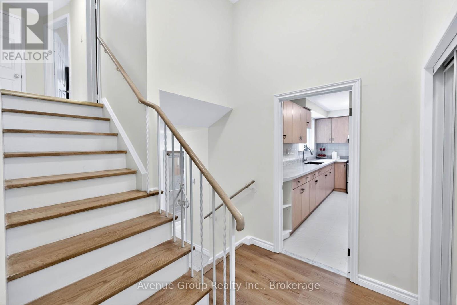 46 Dunsdale Square, Toronto, Ontario  M1S 2L8 - Photo 11 - E13416186