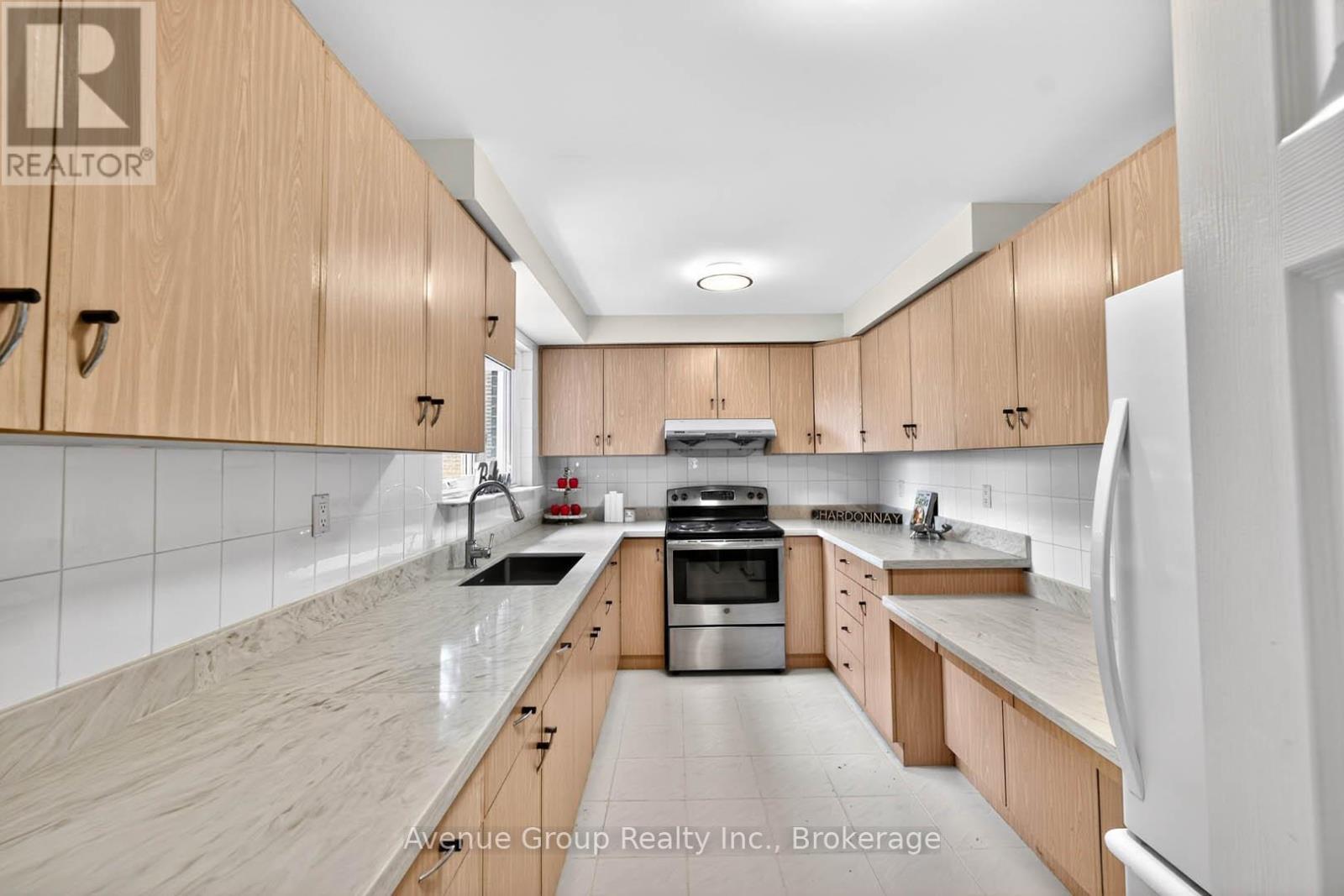 46 Dunsdale Square, Toronto, Ontario  M1S 2L8 - Photo 12 - E13416186