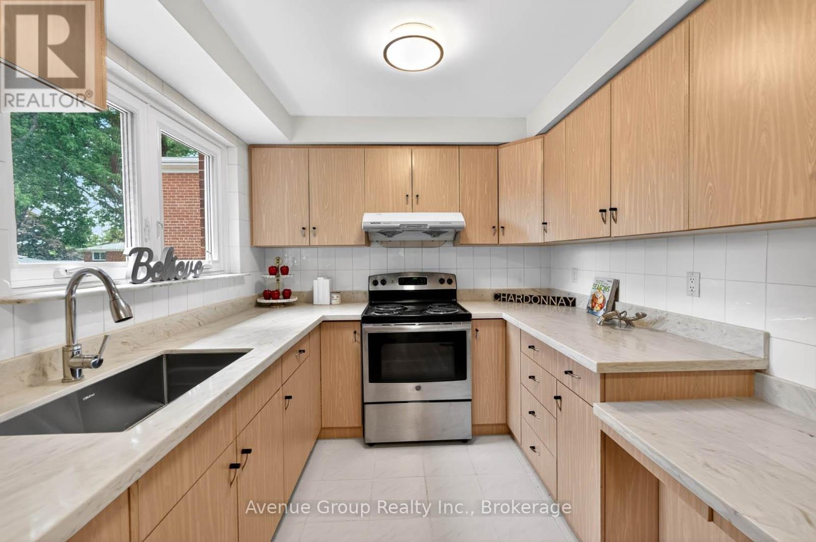 46 Dunsdale Square, Toronto, Ontario  M1S 2L8 - Photo 13 - E13416186