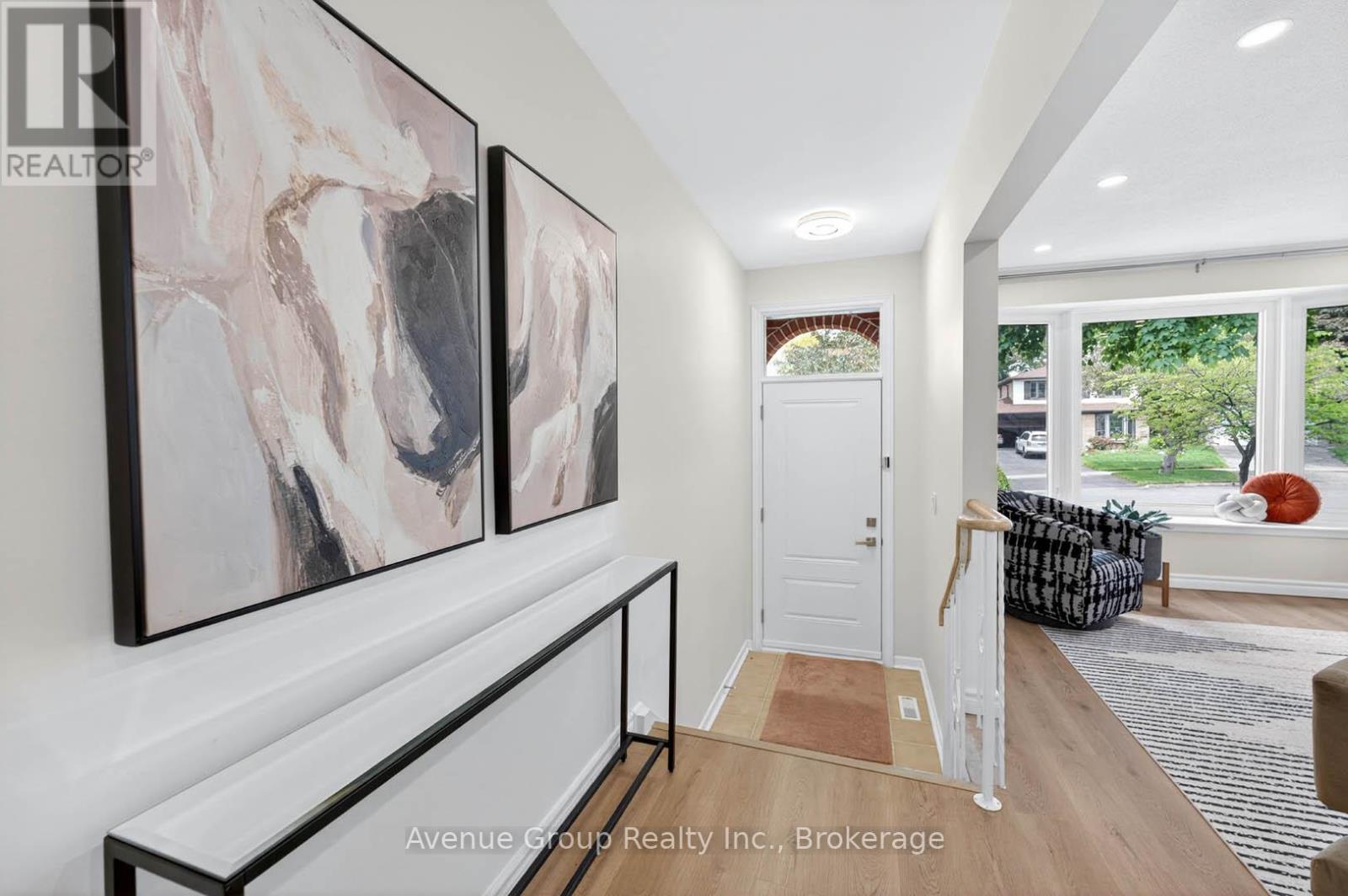 46 Dunsdale Square, Toronto, Ontario  M1S 2L8 - Photo 3 - E13416186