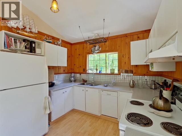 6980 Sienna Road, Texada Island, British Columbia  V0N 1W0 - Photo 11 - 19935