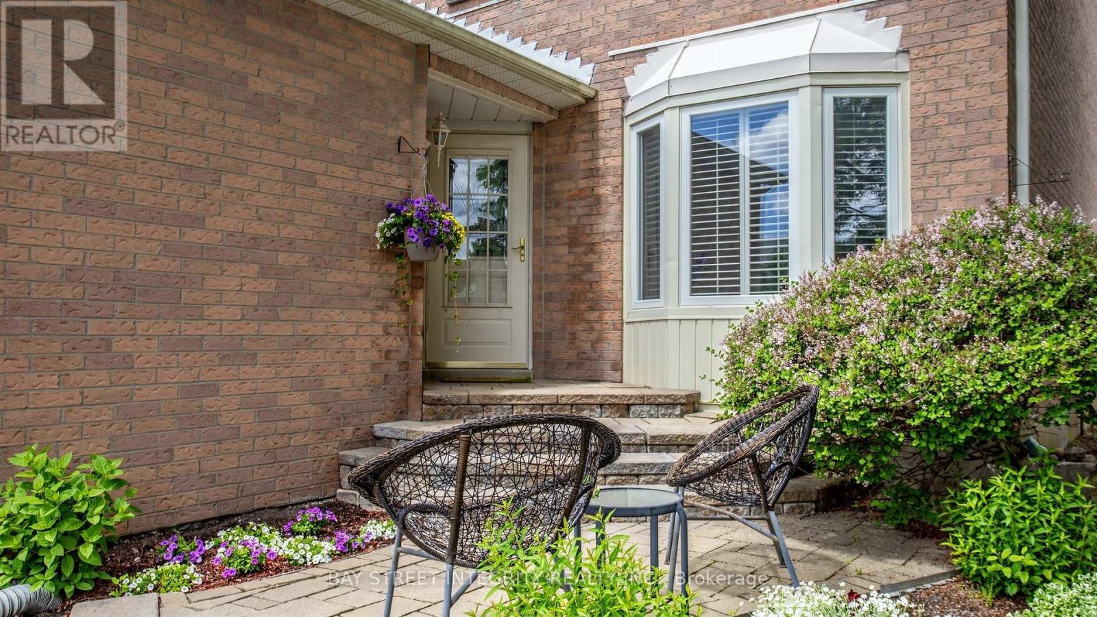 178 Roseborough Crescent, Vaughan, Ontario  L4J 4V6 - Photo 5 - N13416282